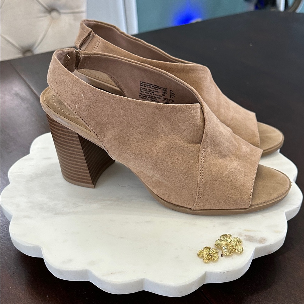 Dexflex Comfort Tan Peep-Toe Heels
